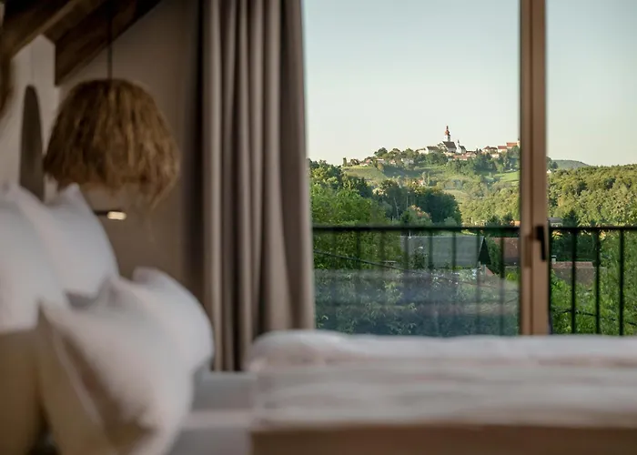 펜션 Julianhof Premium &